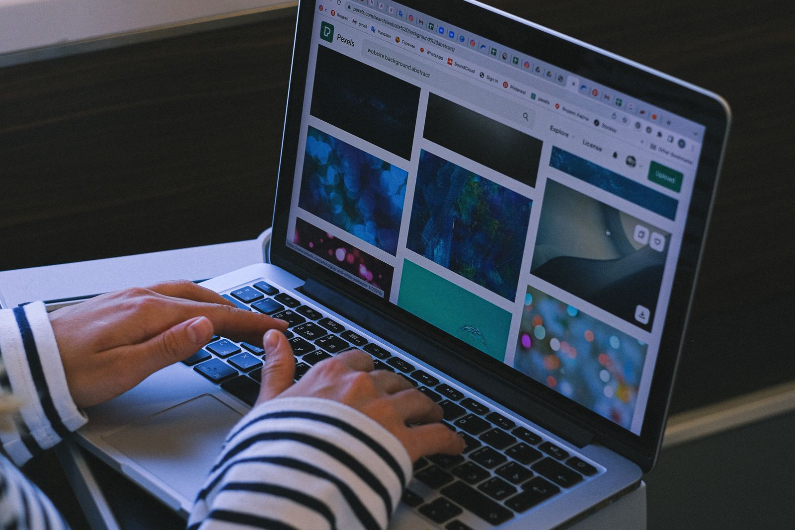 Ordinateur portable et outils de productivité pour le travail à distance