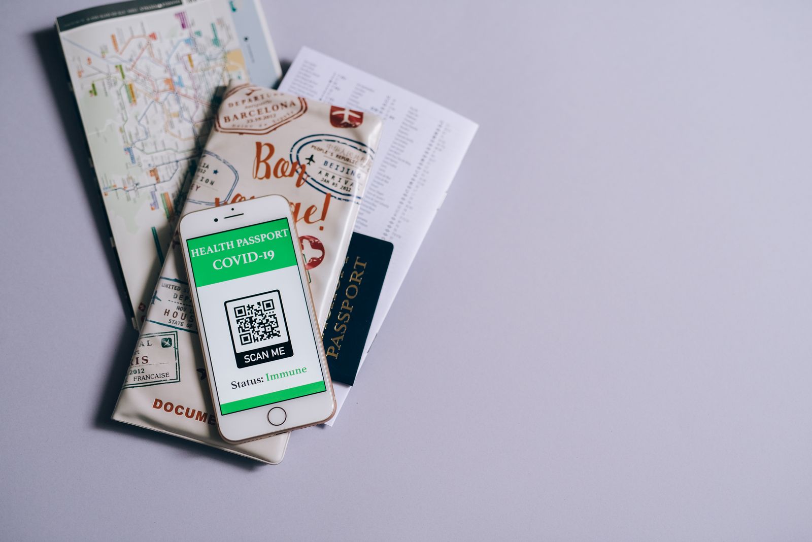 Smartphone et carte pour rester connecté en déplacement